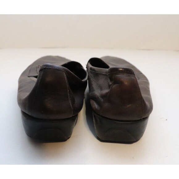 Covington Womens Brown Slip On Shoes Sz 7.5 - Picture 6 of 7